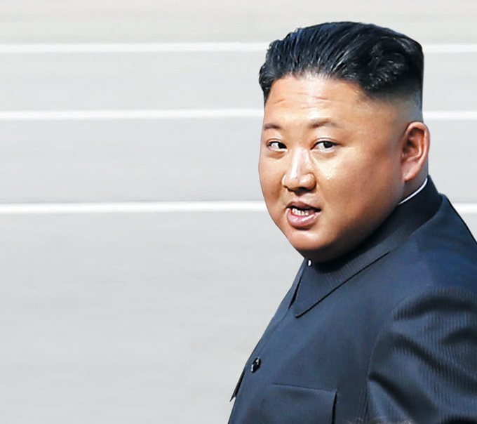 김정은 국방위원장의 신변 이상설이 증폭되는 가운데 중구난방 내외신 보도가 국민들에게 "대북 안보불안감"만 확사시키고 있다는 지적이다. 정부의 일원화된 대북 공식창구가 필요해 보인다.