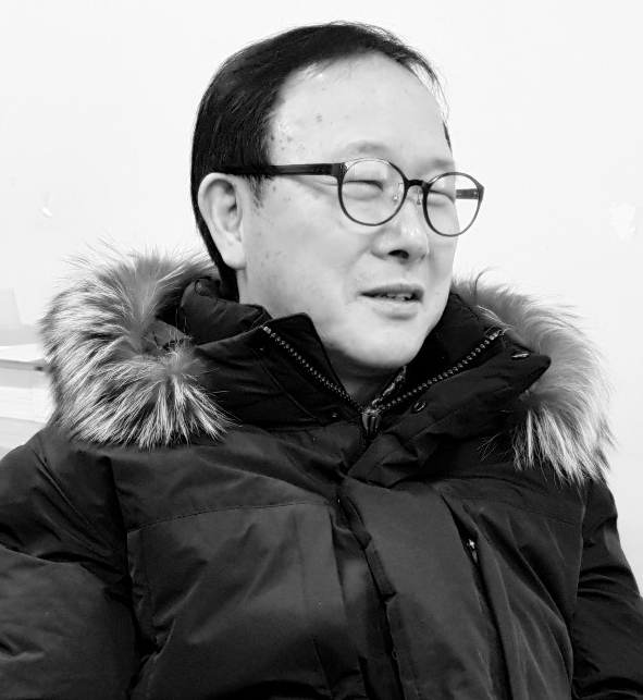 박선정 시인은 지난 2018년 6월 계간 시와수상문학에서 신인상을 받으며 등단했다. 이후 각종 문예지와 동인지를 통해 신작을 발표하는 등 왕성한 할동을 하고 있다. 정년 퇴직 이후 아카데미 시창작 수업 등을 통해 등단이라는 어린 시절의 꿈을 이룬 그의 농익은 서정적인 시세계가 많은 기대를 받고 있다/정유미 기자