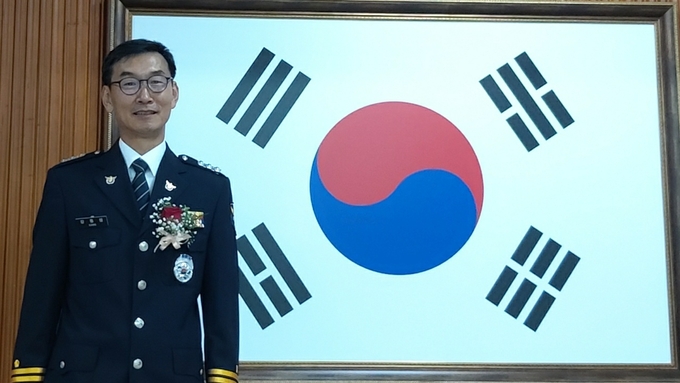 누구나 정년 퇴직후의 인생2막의 시작은 설레임보다 두려운 마음이 앞선다. 하지만 그 두려움은 철저한 준비와 노력을 통해 충분히 극복할 수 있다. 