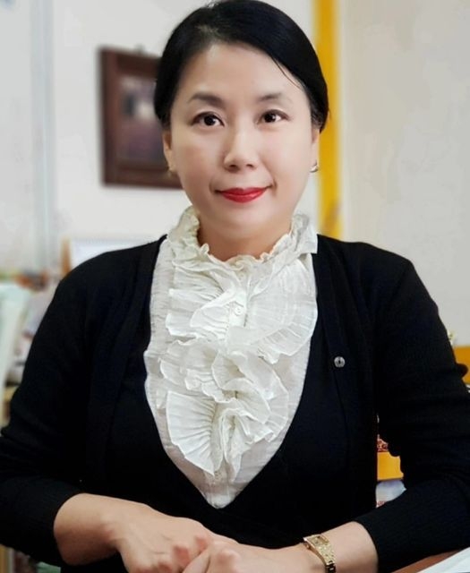 엄경(학원 원장)