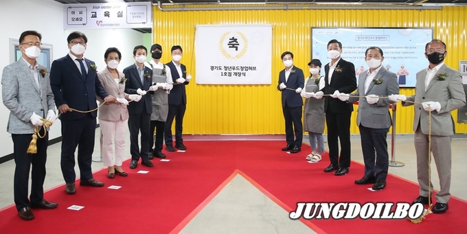 김동연 경기도지사가 22일 안산 ‘경기도 청년푸드창업허브 개장식’에 참석