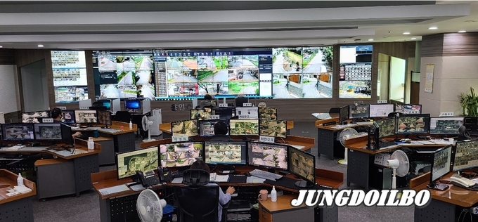 용인시 CCTV 통합관제센터가 365일 24시간 매의 눈으로 시민들의 안전을 지키고 범죄를 예방하는데 제 역할을 톡톡히 하고 있다