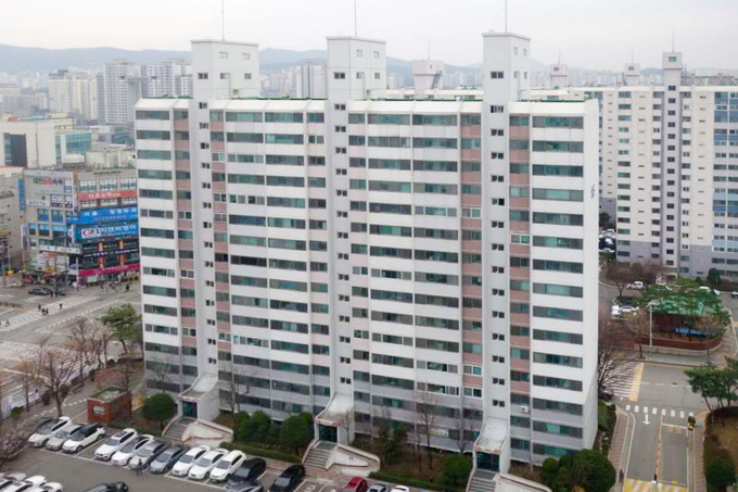 수지구 소재 재건축이 확정된 A아파트 전경