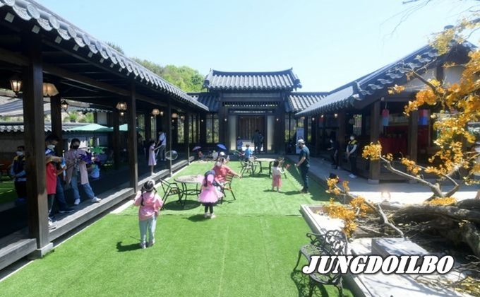 K-드라마 속 그 장소, 오산 드라마세트장으로 봄나들이 가볼까