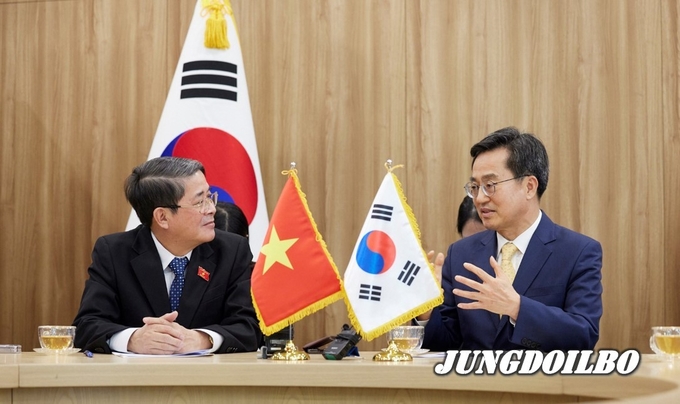 김동연 지사, 23일 도청 방문한 응우옌 득 하이 베트남 국회부의장과 면담