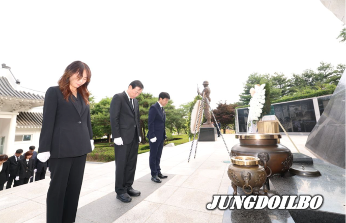 임태희 교육감 현충탑 참배 현장