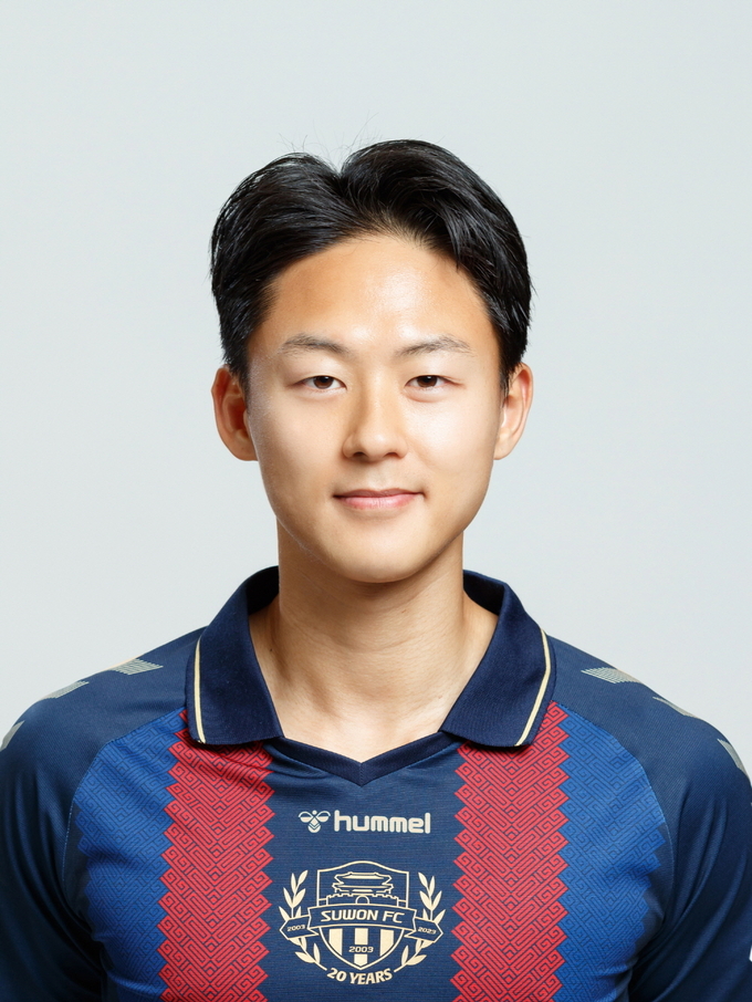 8일 아주대학교에서 열리는 청년 대상 ‘찾아가는 사랑의 밥차’에 참여하는 수원FC 이승우 선수.