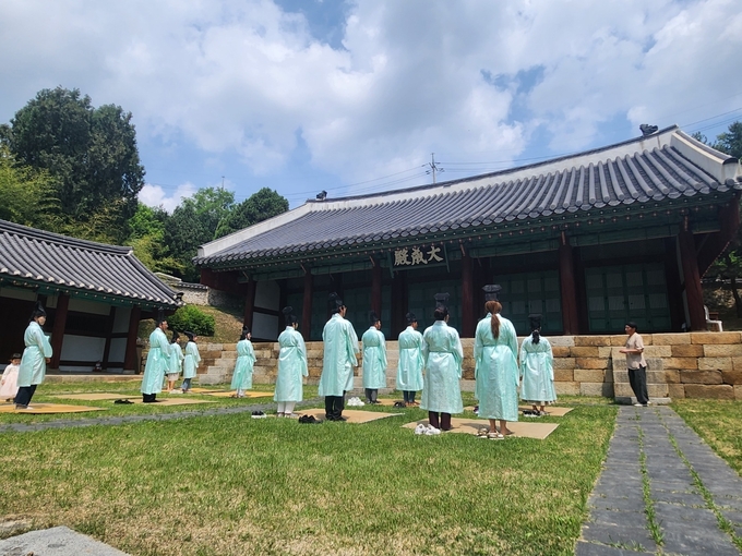 수원향교 알성례 재현.