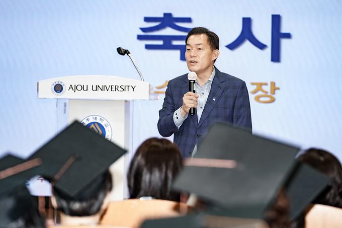 이재준 수원시장이 인사말을 하고 있다.