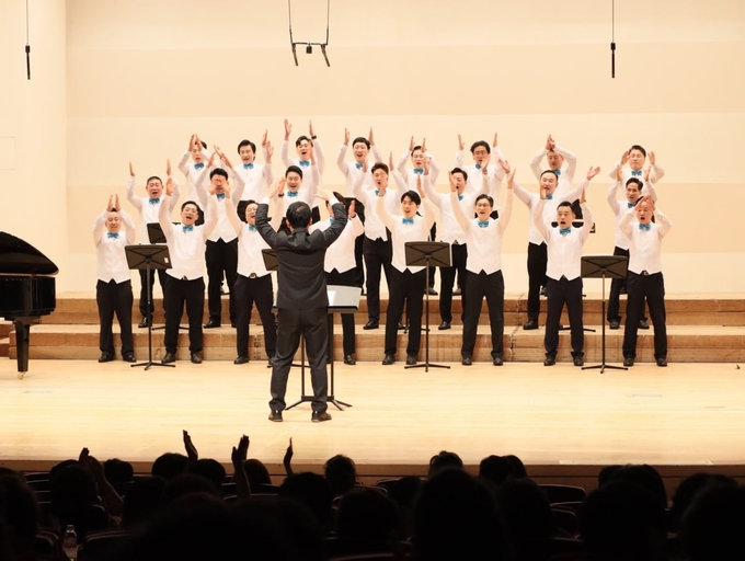 23일 빅스타 남성합창단의 정기연주회가 개최돼 많은 호응을 받았다. 