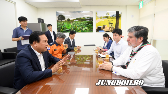 이권재오산시장,(우)카를로스 페냐피엘 대사