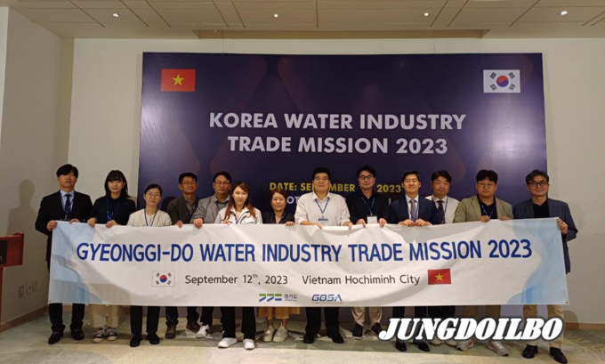 2023 경기도 물산업 통상촉진단 베트남 수출상담회 단체사진