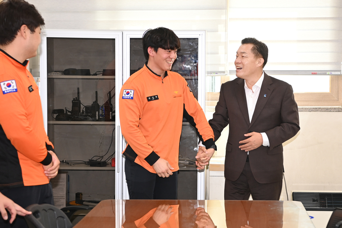 수원소방서를 방문한 이재준 시장.