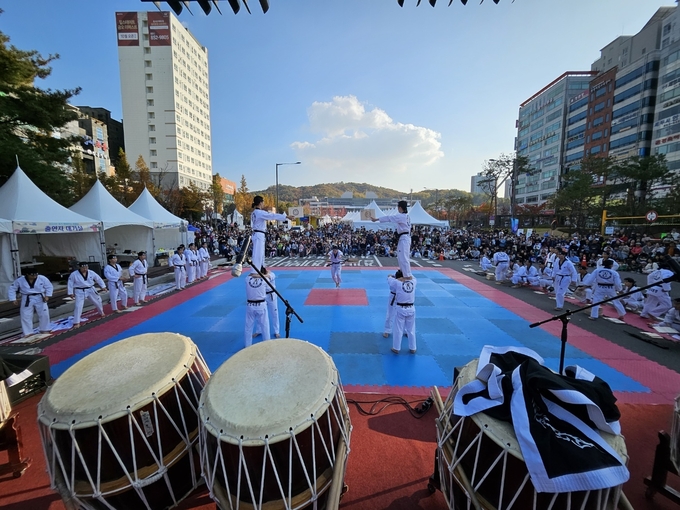 펼쳐진 경기 평화안보 한마당에 7,000여 명 관람, 안전사고 없이 성공적 마무리