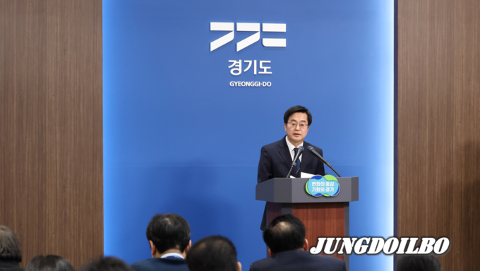 5일 김동연 경기도지사가 경기도청 브리핑룸에서 '동북권 공공의료원 설립'에 대한 기자회견을 하고 있다