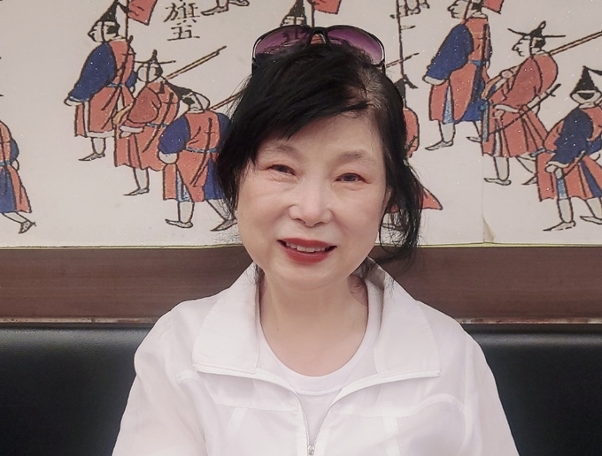 박금례 수필가(금례갤러리 관장, 자유총연맹 수원시지회 시지도위원회 회장)은 '나눔이 곧 행복'이라는 스스로의 가치관을 활짝 꽃피우며 살고 있다. 이번 신인상 수상작품인 '매화꽃을 피우다' 역시 어려운 역경을 극복한 자신만의 삶의 철학이 담겨 있다. 