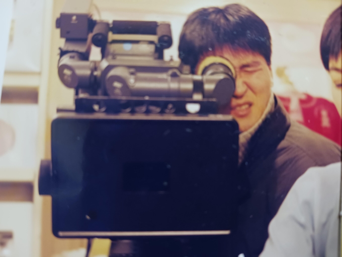 영화 촬영중인 한덕전 감독.