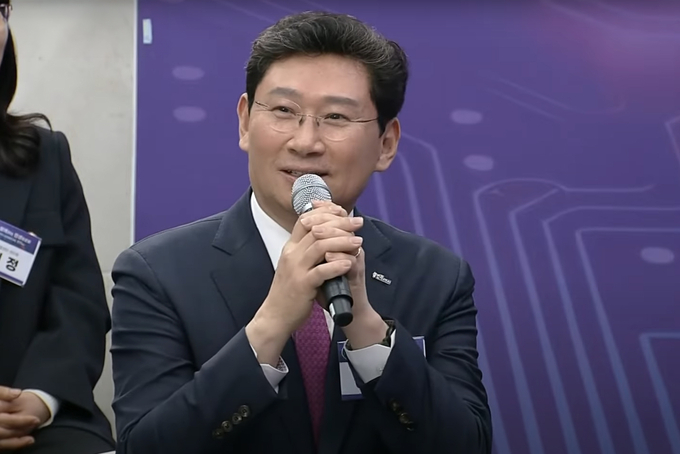 25일 용인특례시청에서 개최된 국민과 함께하는 민생토론회에서 이상일 용인특례시장이 발언하고 있다.(사진=KTV 갈무리)