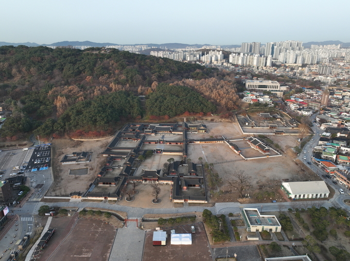 2단계 복원사업을 마친 화성행궁(2023년 12월 촬영)