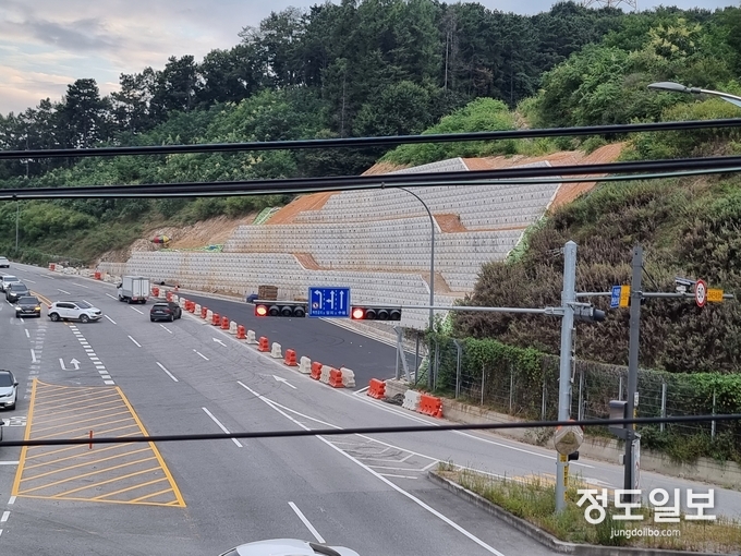 용인특례시가 삼가교차로 U턴 차로 폭을 2배 확장했다 = 자료사진 경기도