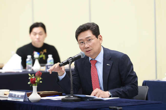 이상일 용인특례시장이 15이 창원특례시 창원시에서 열린 대한민국특례시 시장협의회 정기회의에서 의견을 말하고 있다. = 자료사진 용인시