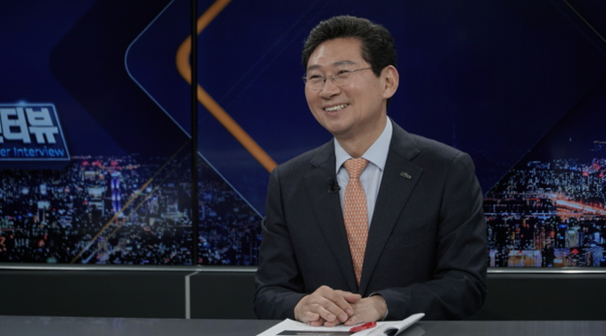이상일 용인특례시장이 18일 한국경제TV '박정윤의 파워인터뷰'에 출연해 반도체 중심도시의 미래 비전을 밝혔다. = 자료사진 용인시