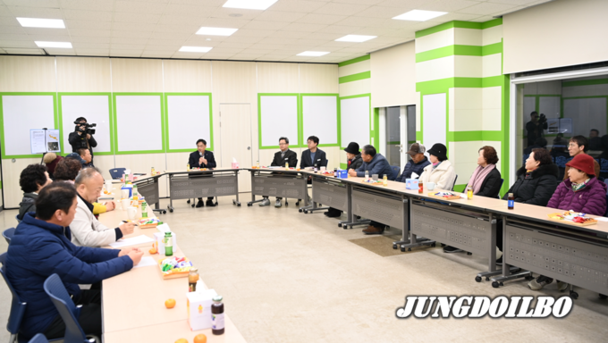오후석 행정2부지사는 27일 경기미래교육 파주캠퍼스에서 대성동마을 주민간담회를 갖고 주민들을 격려하고 진행상황을 점검했다.= 자료사진 경기도