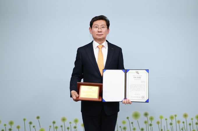 이상일 용인시장의 불꽃 행정이 기존 용인시의 여러가지 불합리한 규제 제도 해제를 이끌어 내고 있다.