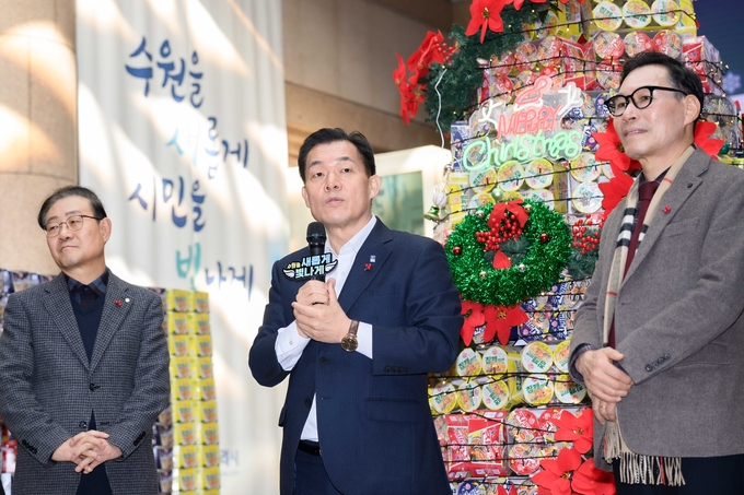 이재준 수원시장이 인사말을 하고 있다.