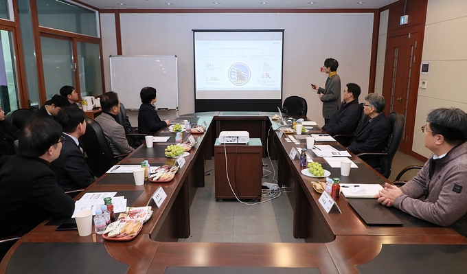 정장선 평택시장 반도체 기업 코스텍시스템 방문 = 자료사진 평택시