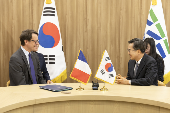 김동연 경기도지사, 필립 베르투 주한 프랑스대사 만나 “반도체·AI·스타트업 분야 협력 관계 한층 강화되길 희망 = 자료사진 경기도<br>
