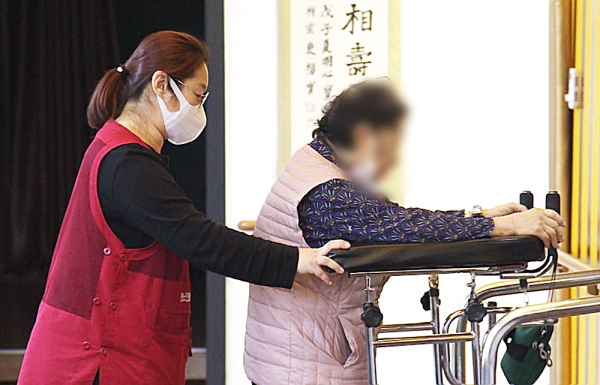 오산시, 돌봄종사자 처우개선비 지급 개시 = 자료사진 오산시