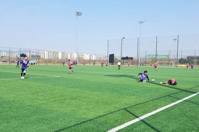 수원시 황구지천생태수자원센터 체육공원 주요 시설(어린이 놀이터, 잔디 광장, 축구장, 야구장, 사진모음)