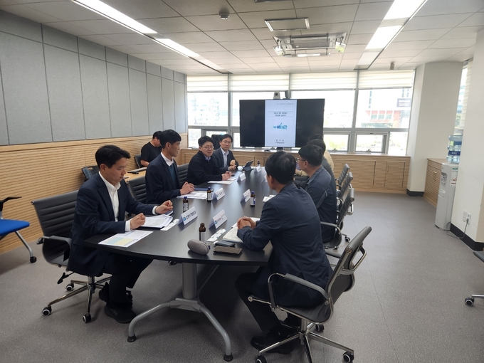 28일 경기도청 북부청사에서 ‘한탄강 유역 종합발전 추진상황 점검회의’가 진행되고 있다 = 자료사진 경기도