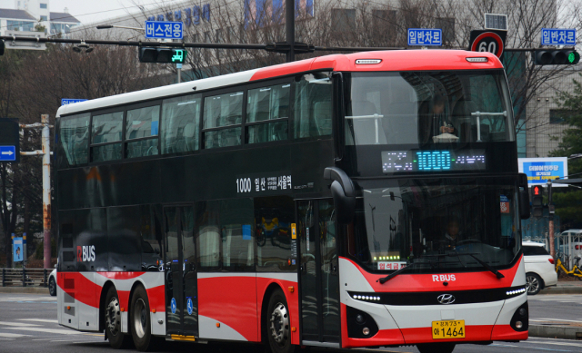 1000번 직행좌석버스. = 사진 고양특례시 