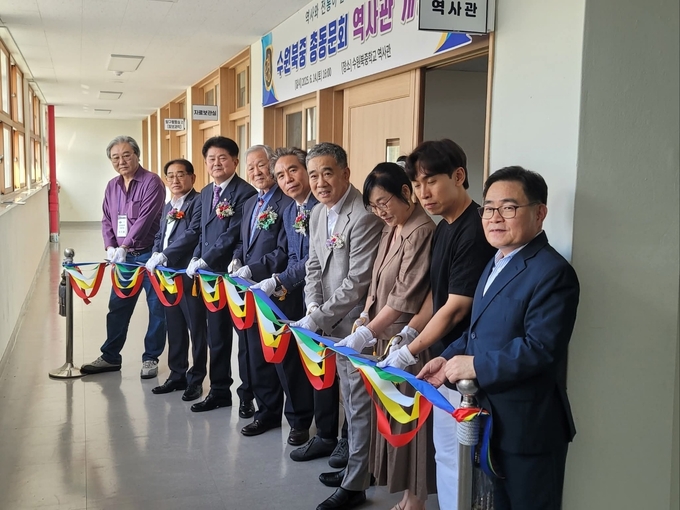 이근춘 신임 회장은 학교운영위원회 회장으로 있으면서 수원북중학교 교내 사료관을 만드는 등 왕성한 활동을 펼쳐왔다.