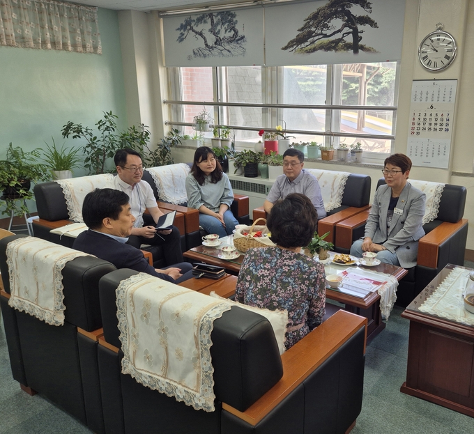 성복임 도의원, 군포 제4선거구 학교 교육환경 점검 및 현장 의견 청취 사진=경기도의회