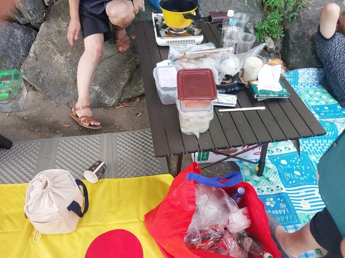 하천구역 내 불법 취사모습. 사진=경기도
