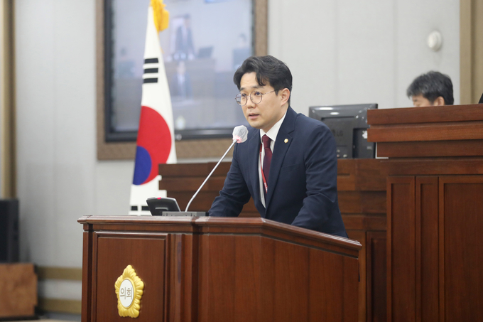 의회운영위원회 위원장 최원용 의원