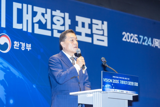 이재준 수원시장이 발언을 하고 있다.