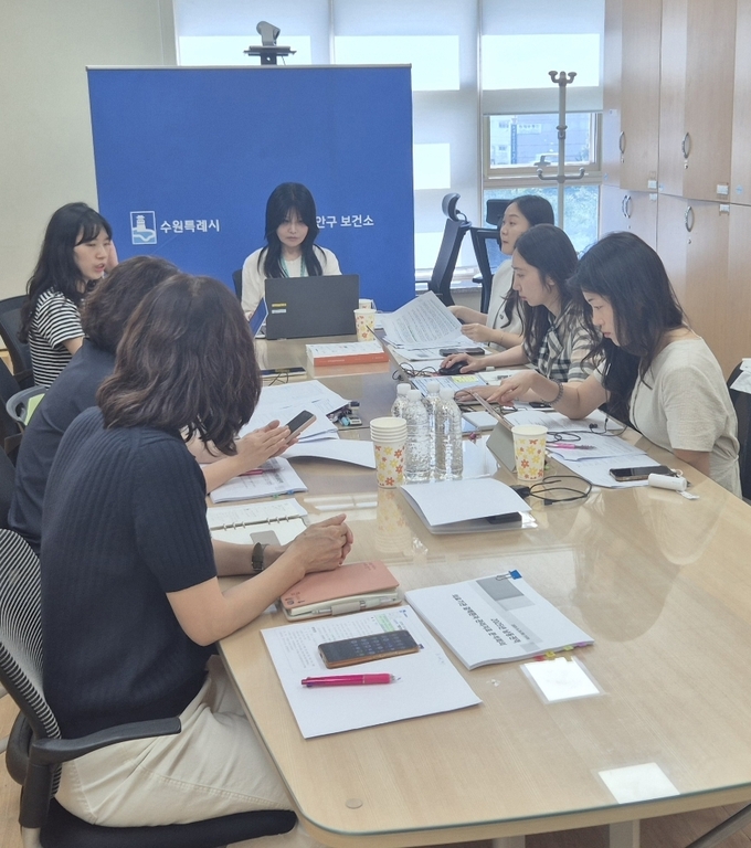 2025년 남동권역 의료기관 결핵환자 관리지표 분석회의를 열고 있다.