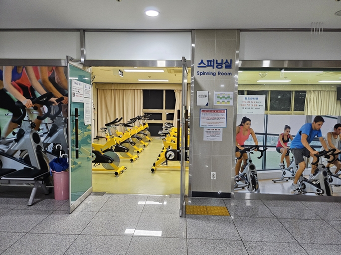 최근 남양주도시공사가 운영하는 체육문화센터에서 일부 회원에게만 특혜가 집중되는 등 시민 불편이 가중되고 있다.