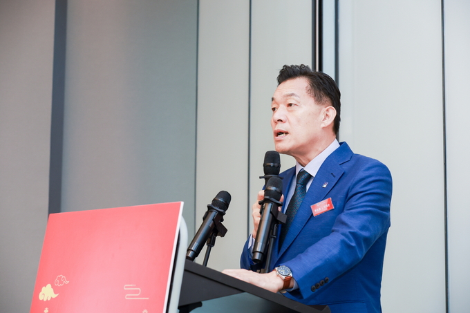 이재준 시장이 투자설명회에서 발언하고 있다.