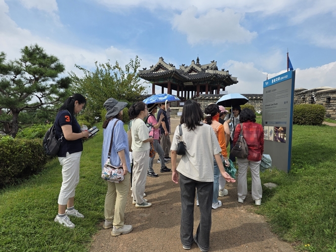 지난 달 9월 25~27일 2박3일 일정으로 전국의 교원을 대상으로 한 수원화성바로알기연수가 개최됐다.