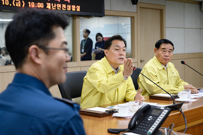 이재준 수원시장이 ‘안전문화운동추진협의회 및 지역치안협의회 정기회의’에서 발언하고 있다.