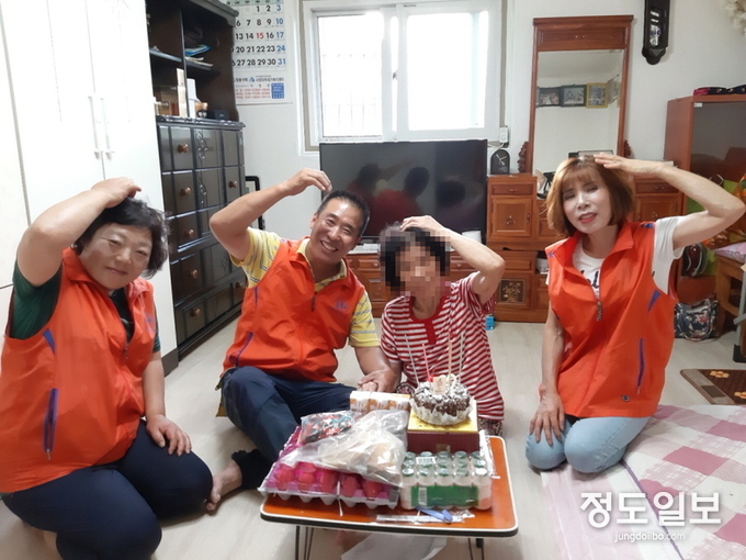 동두천시 로컬드림봉사회, “어르신, 생신 축하드립니다!”
