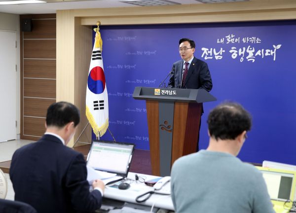 김 지사, 해상풍력 발전단지 등 현안 관철 집중