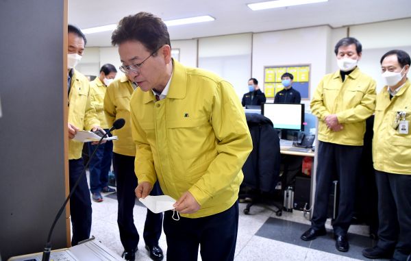 이철우 지사, 자발적 격리 선택한 성지순례단 격려