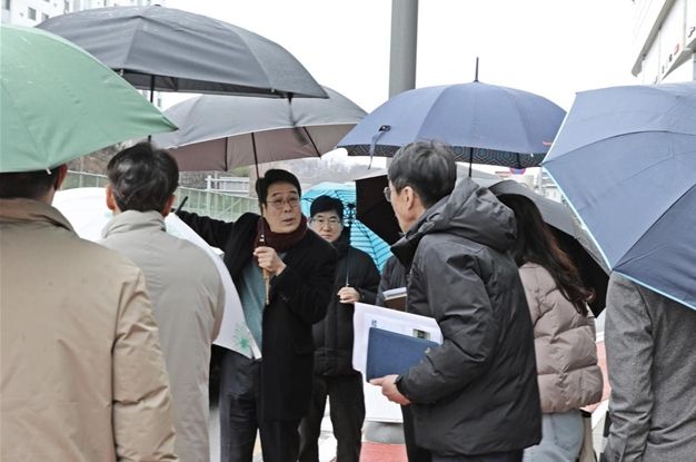 스타필드 현장 방문한 김기배 구청장