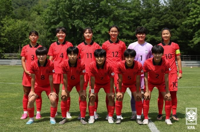 지난해 호주 U-16 대표팀(현 U-17 대표팀)과의 교류전에 나선 여자 U-16 대표팀(현 U-17 대표팀)의 모습.